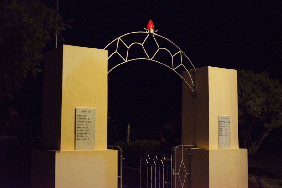 The Curlewis Memorial Gates